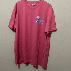 Izod Saltwater graphic tee with dog graphics in Mens size XL.